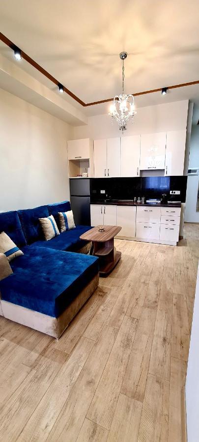 Deluxe Apartment In City Center Yerevan Exterior photo