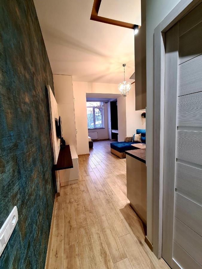 Deluxe Apartment In City Center Yerevan Exterior photo