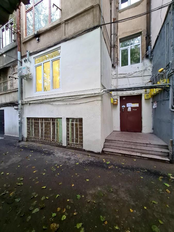 Deluxe Apartment In City Center Yerevan Exterior photo
