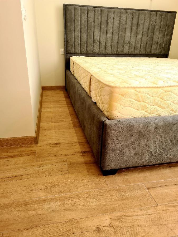 Deluxe Apartment In City Center Yerevan Exterior photo