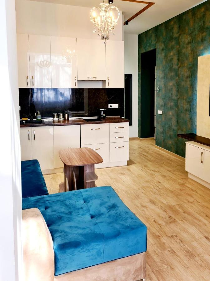 Deluxe Apartment In City Center Yerevan Exterior photo