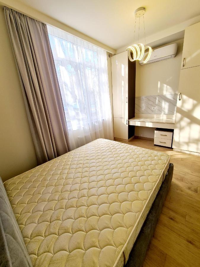Deluxe Apartment In City Center Yerevan Exterior photo